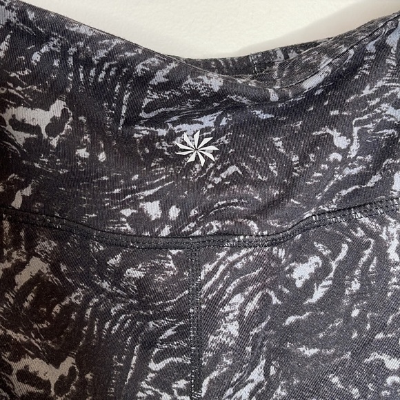 Athleta Chaturanga Zebra Capri - Picture 4 of 7